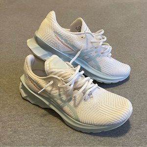 ASICS Athletic Tennis Shoe